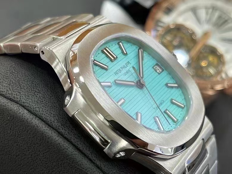 파텍필립 노틸러스 5711/1A-018 티파니